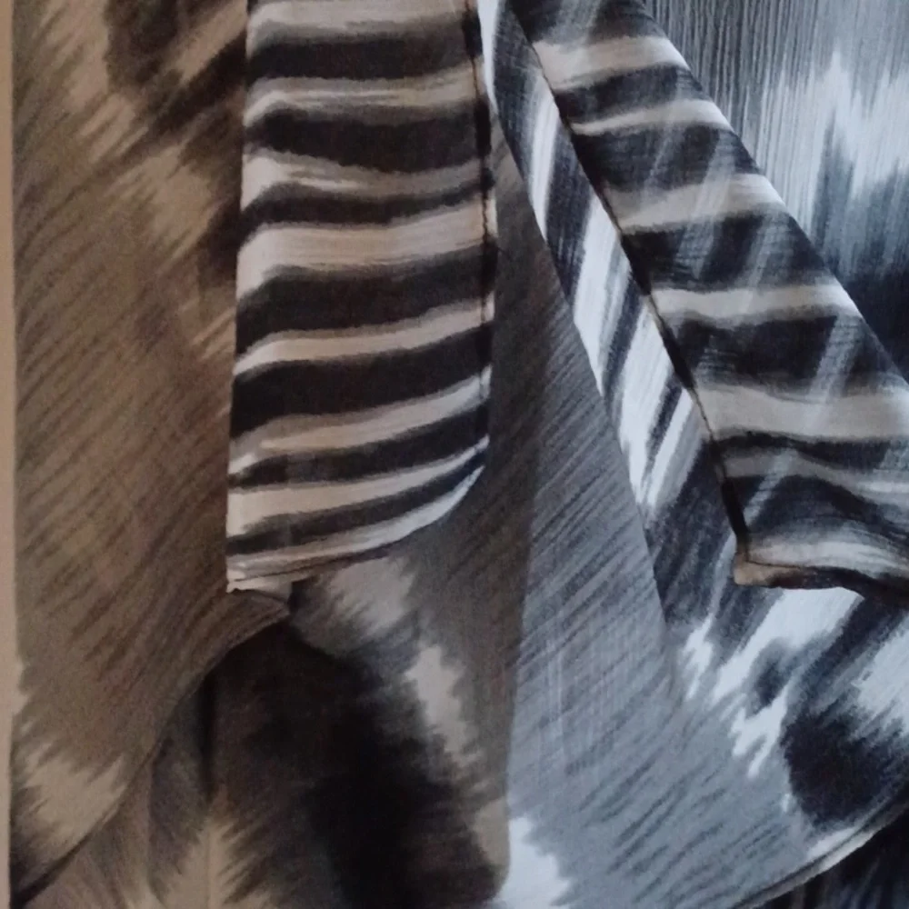 NWOT Chico's poncho. Size S/M, black, grey and white print. - Picture 4 of 7